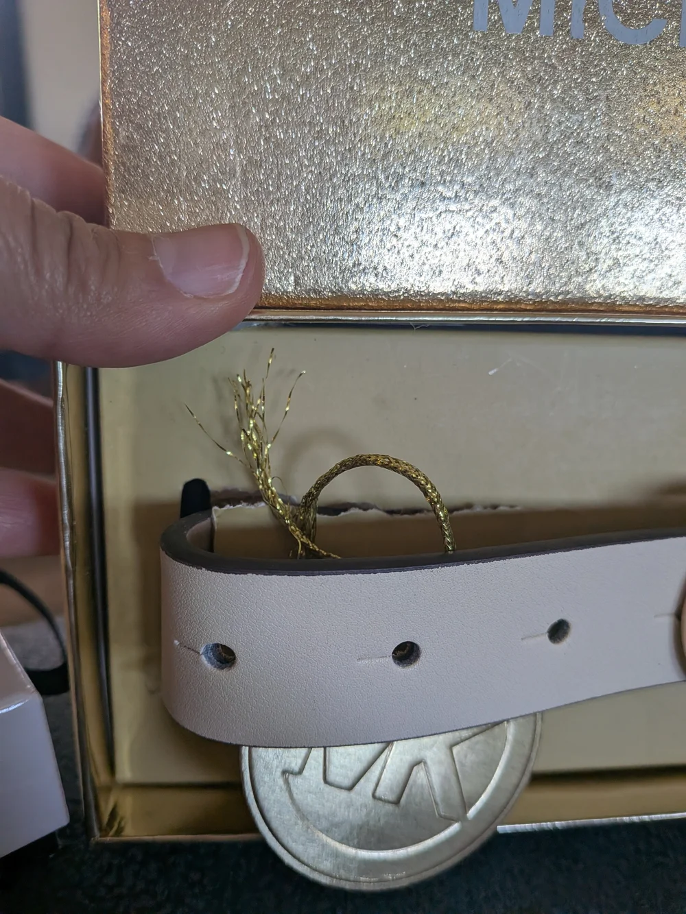 NIB Michael Kors Women's White Leather MK Logo Belt - Gold Buckle - Picture 4 of 12